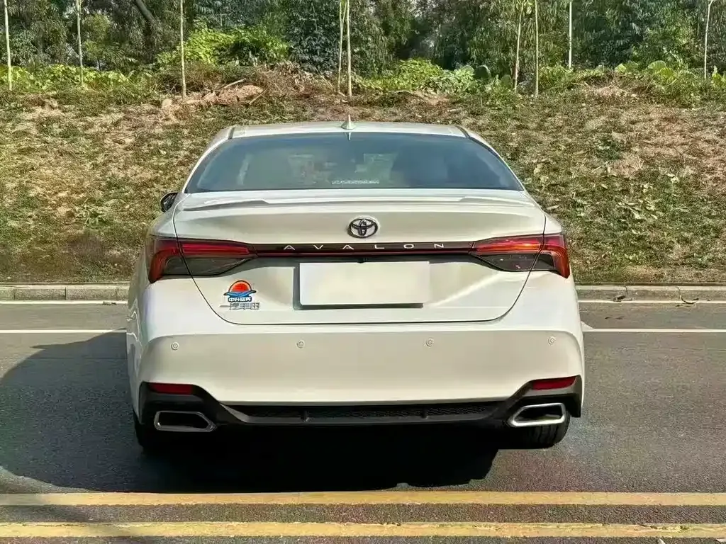 Toyota Avalon — фото 5