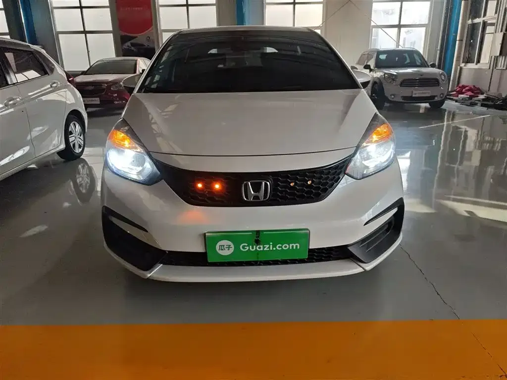 Honda Fit — фото 8