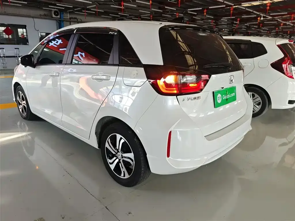 Honda Fit — фото 7