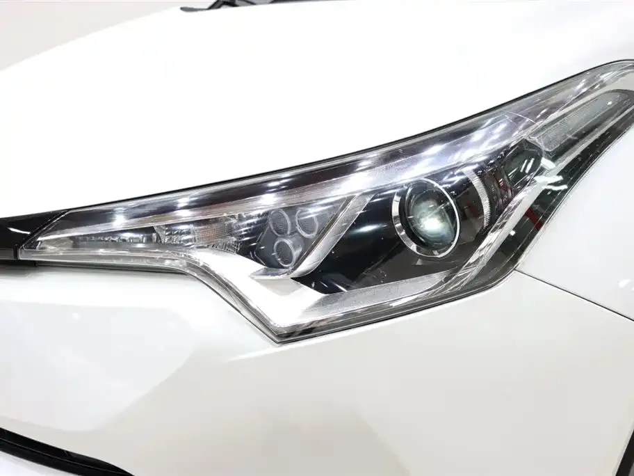 Toyota IZOA — фото 2