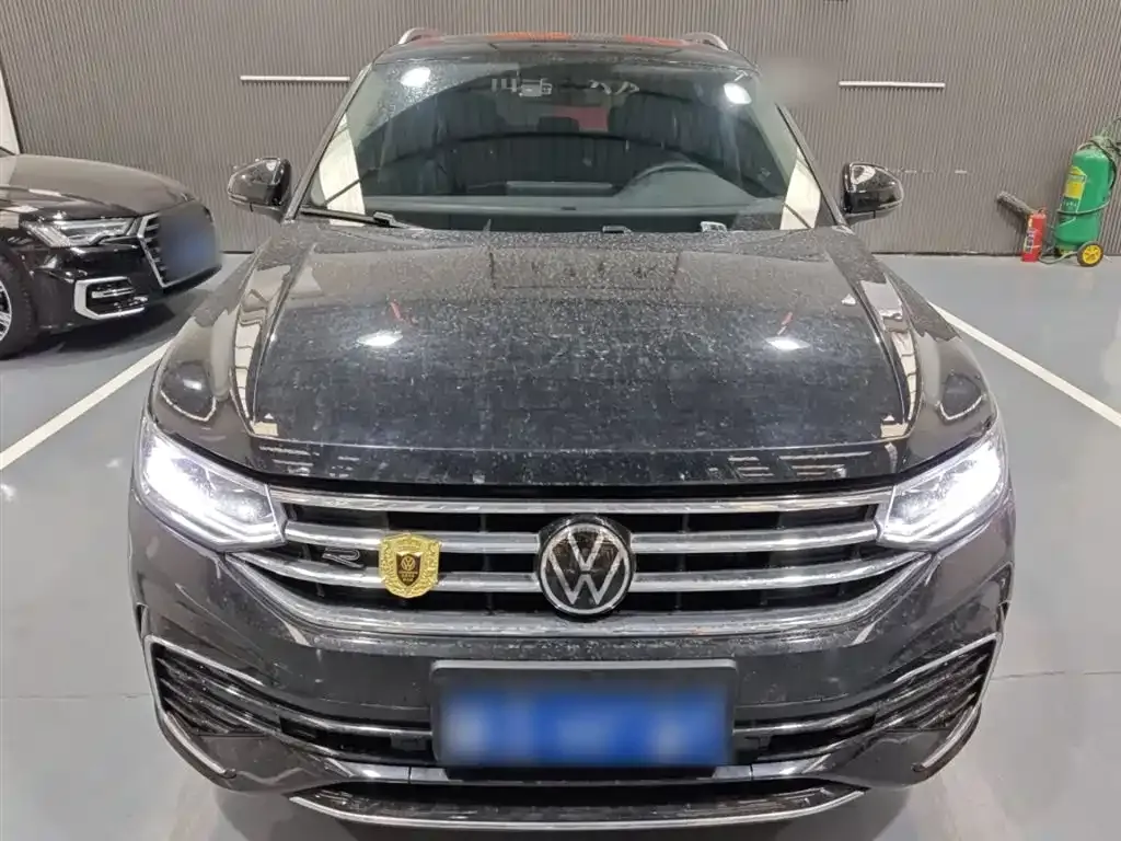 Volkswagen Tiguan L — фото 9