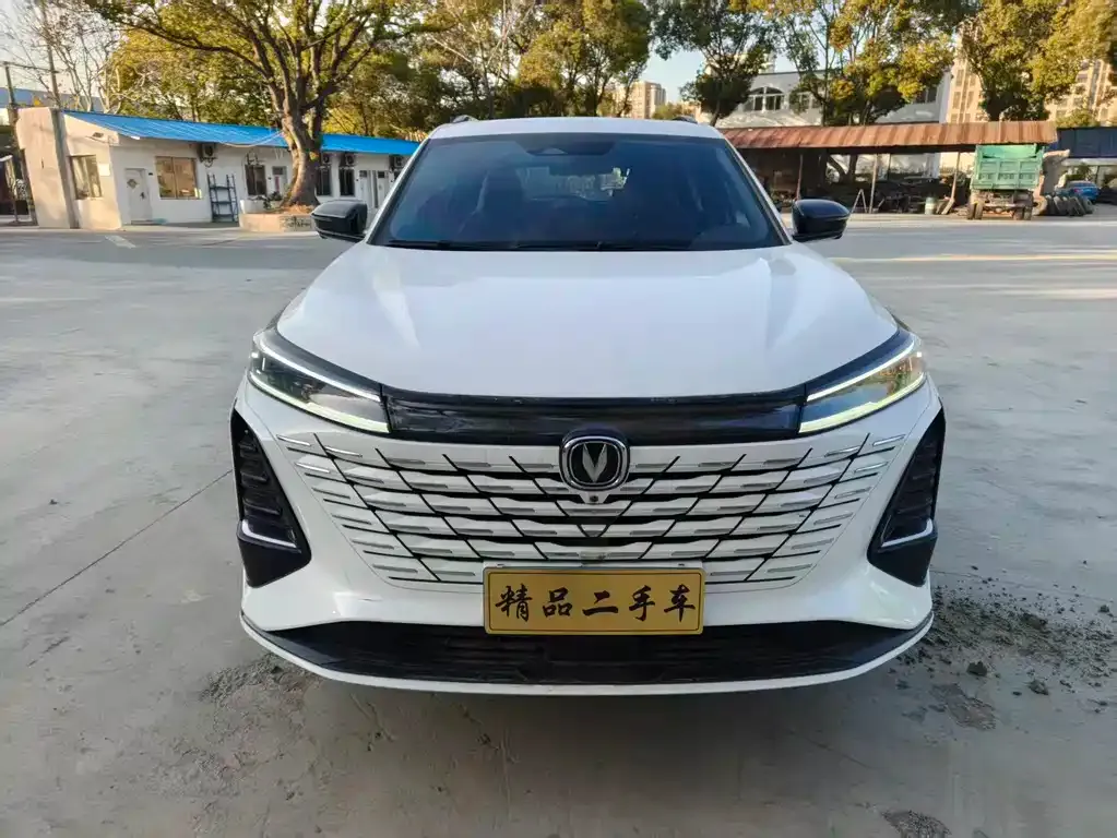 Changan CS75PLUS — фото 1