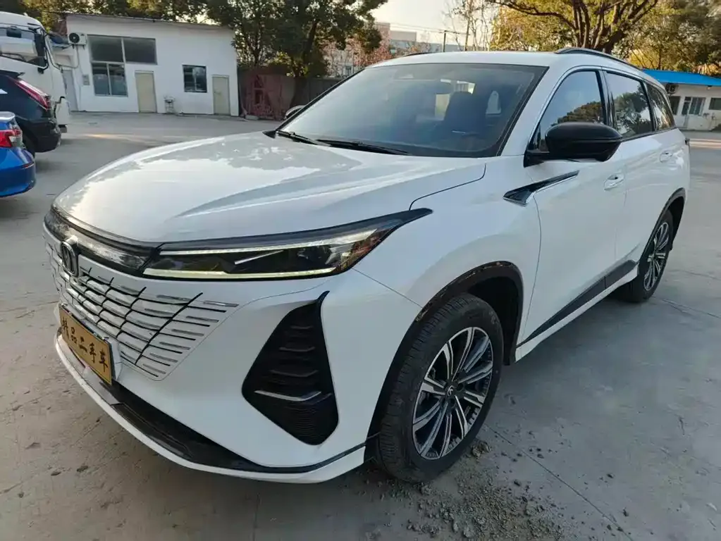 Changan CS75PLUS — фото 2
