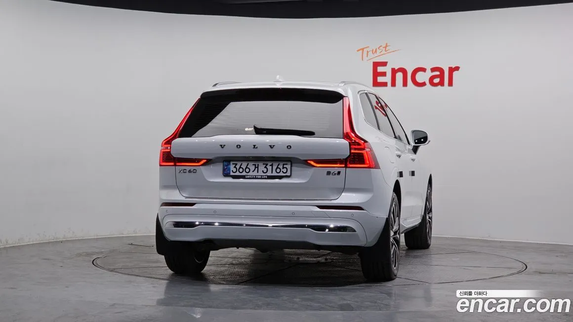 Volvo XC60 — фото 2