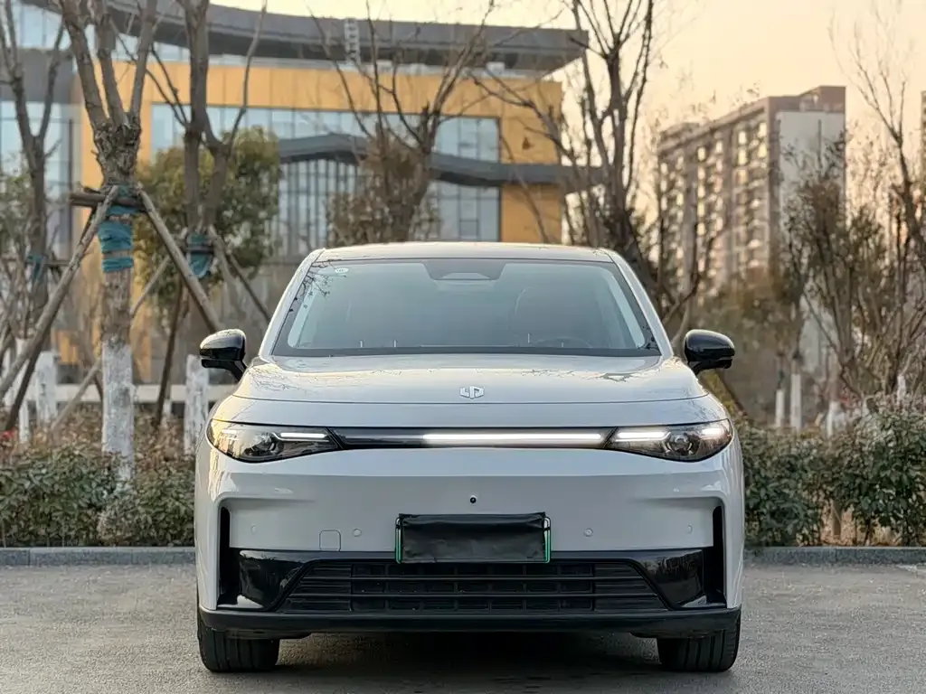 Leapmotor C10 — фото 10