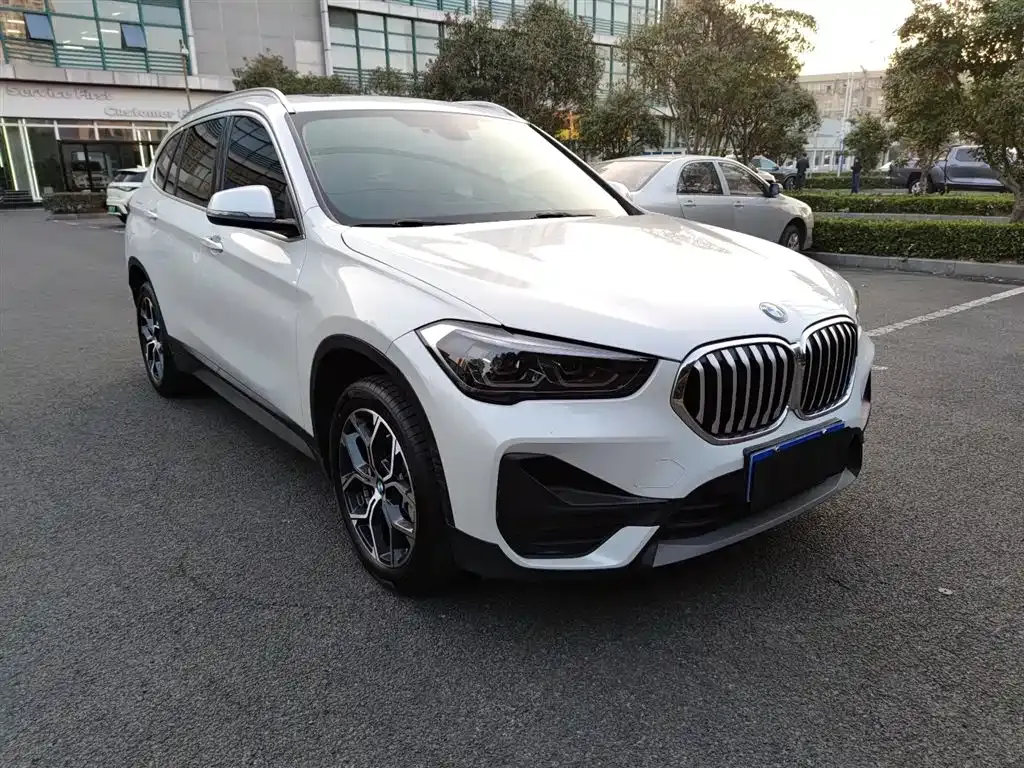 BMW X1 — фото 8