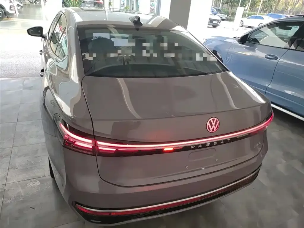 Volkswagen Passat — фото 8