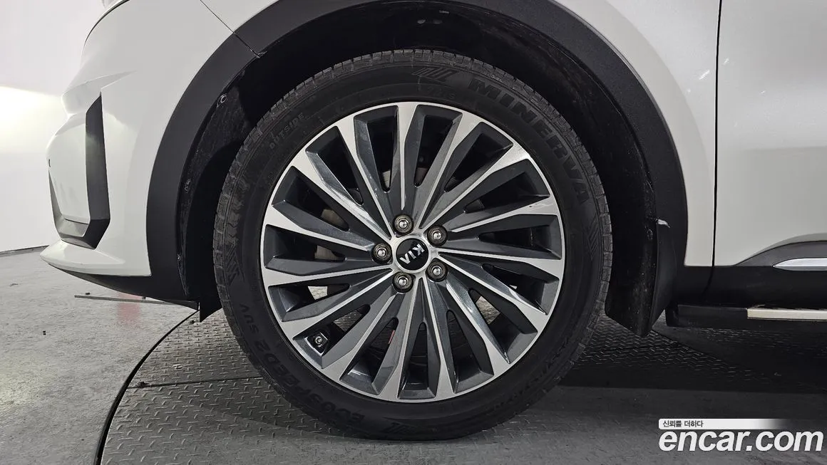 Kia Sorento — фото 5