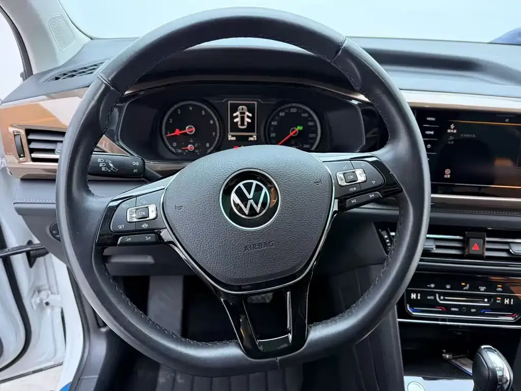 Volkswagen Tharu — фото 5