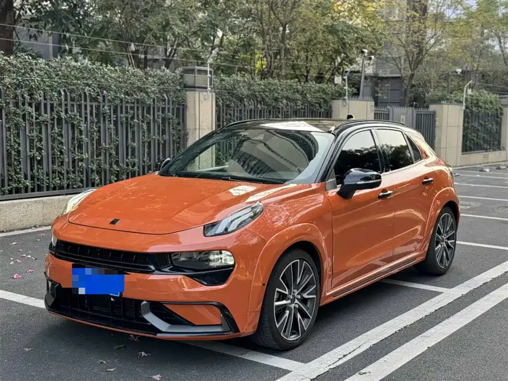 Lynk & Co 02 Hatchback — фото 1