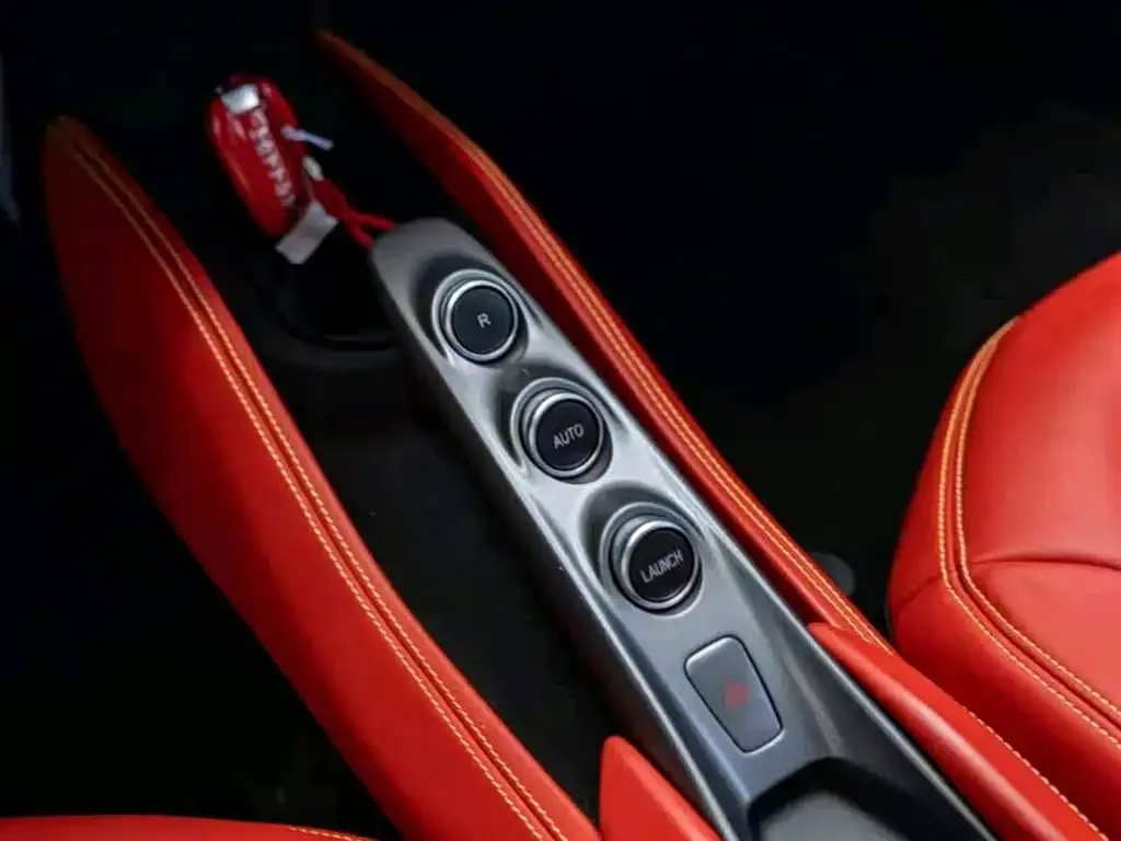 Ferrari F8 — фото 3