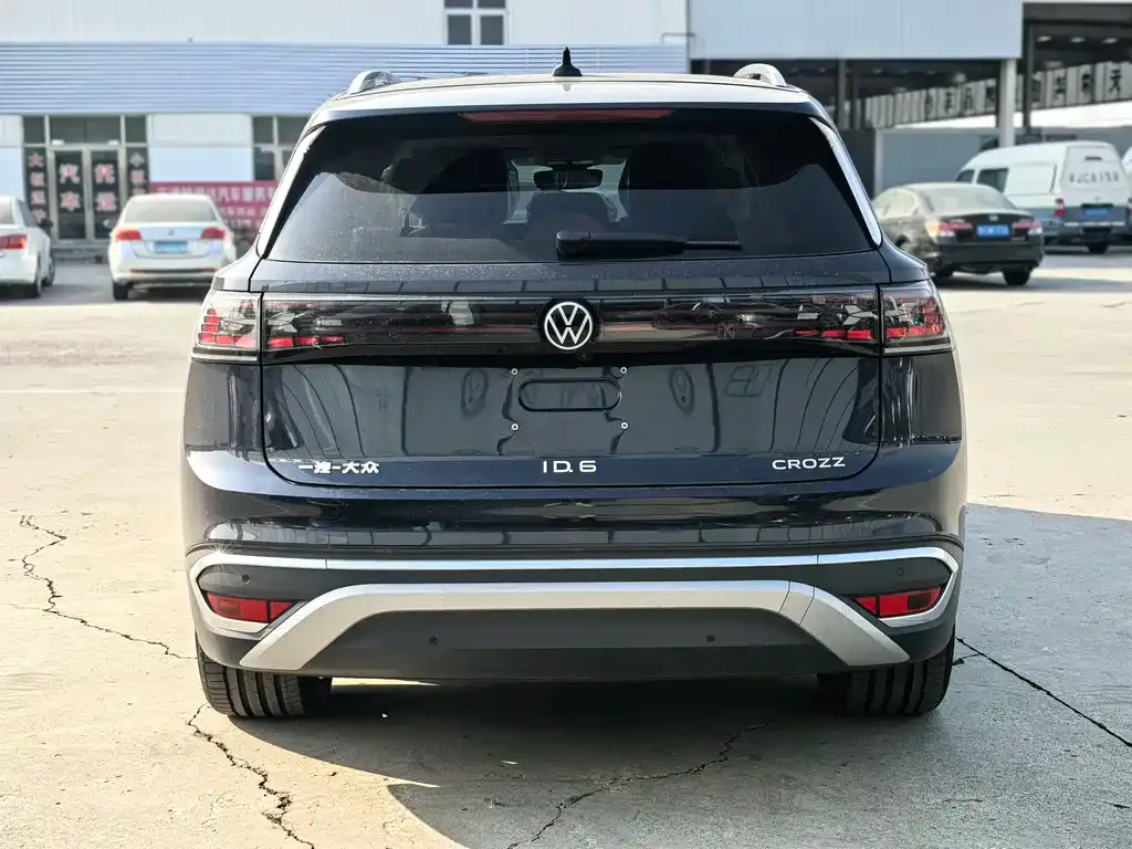 Volkswagen ID.6 Crozz — фото 10