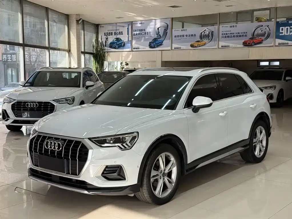 Audi Q3 — фото 1