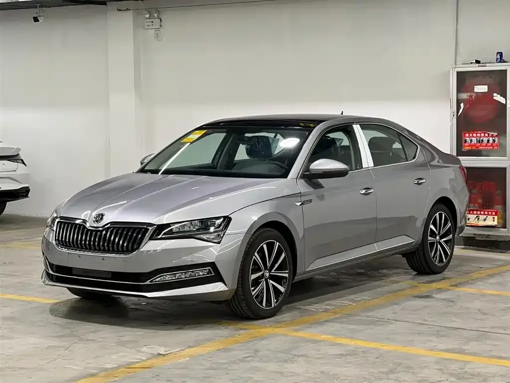 Skoda Superb — фото 1