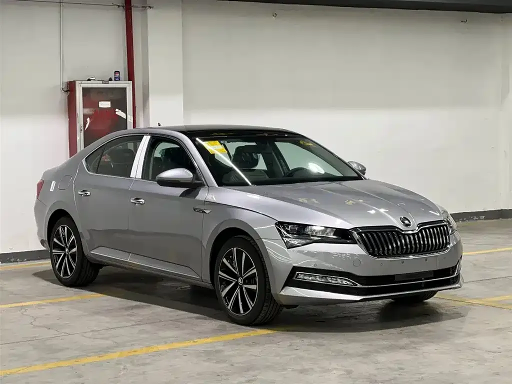 Skoda Superb — фото 4