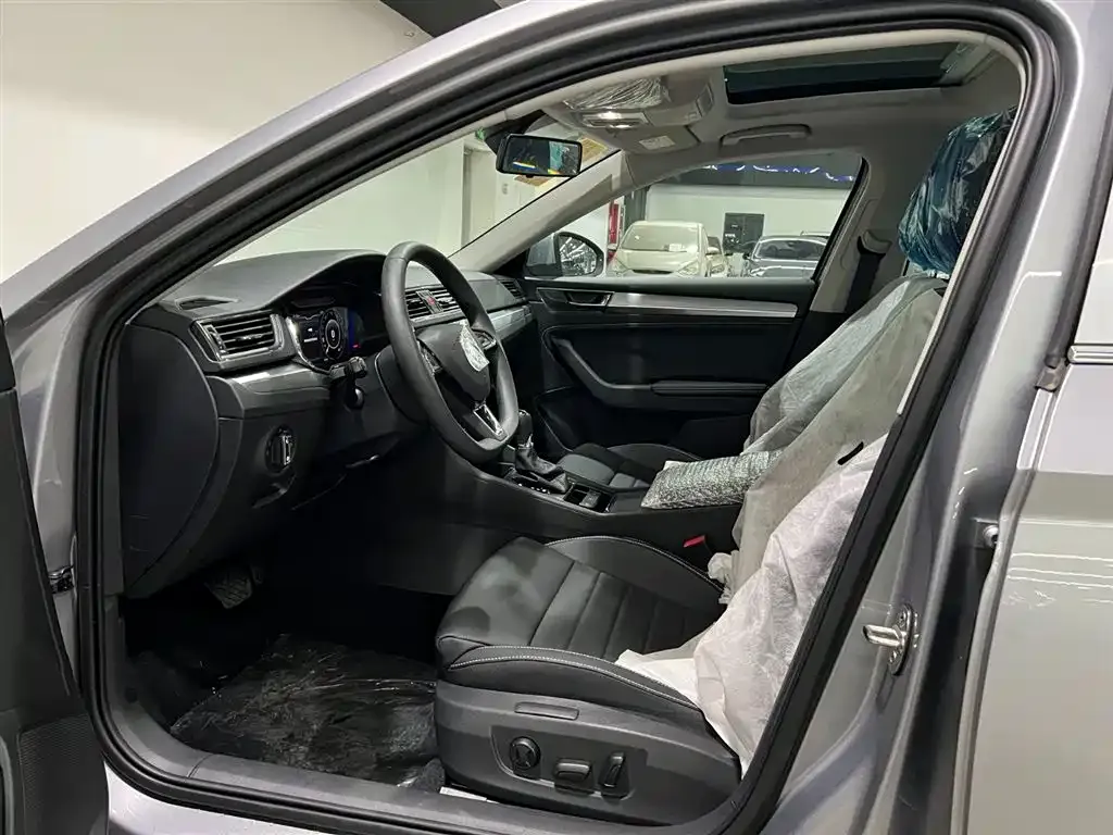 Skoda Superb — фото 8