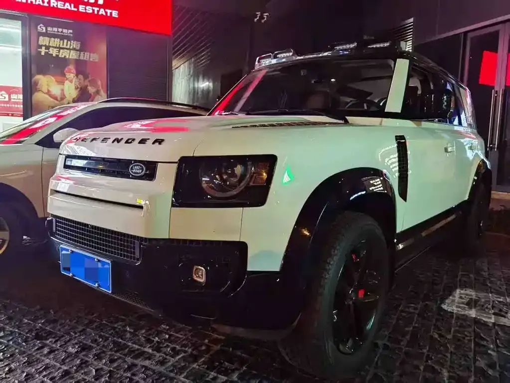 Land Rover Defender — фото 1