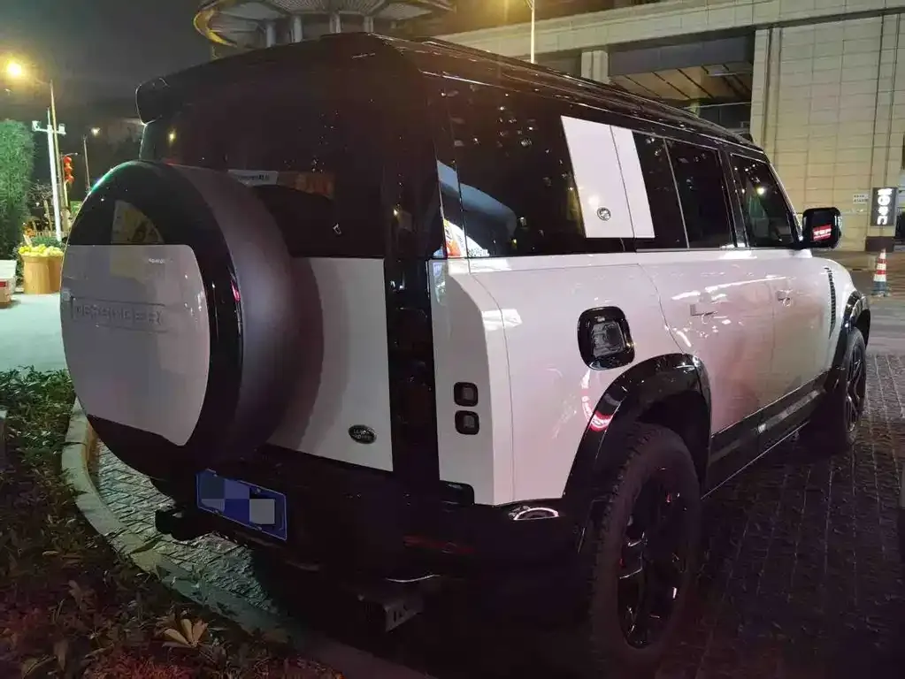 Land Rover Defender — фото 10