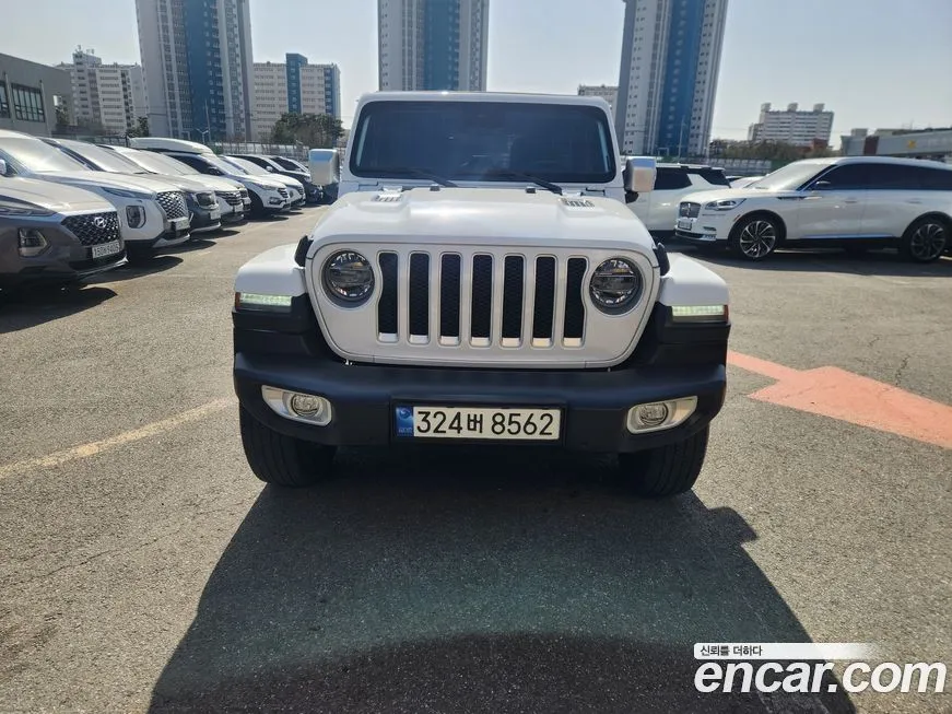 Jeep Wrangler — фото 1