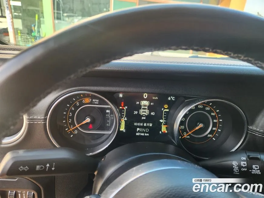 Jeep Wrangler — фото 2