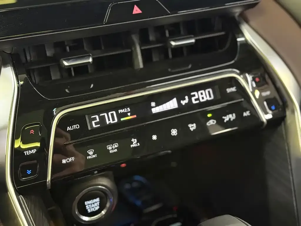 Toyota Harrier — фото 3