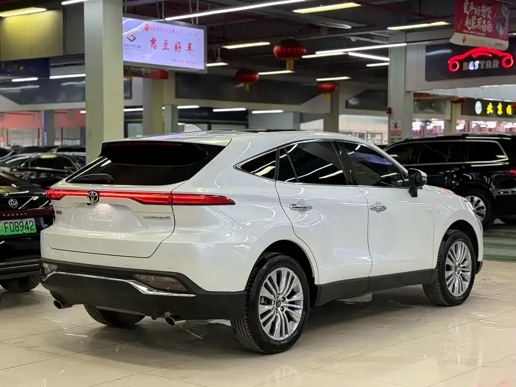 Toyota Harrier — фото 4