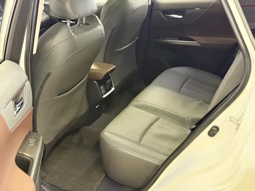 Toyota Harrier — фото 7