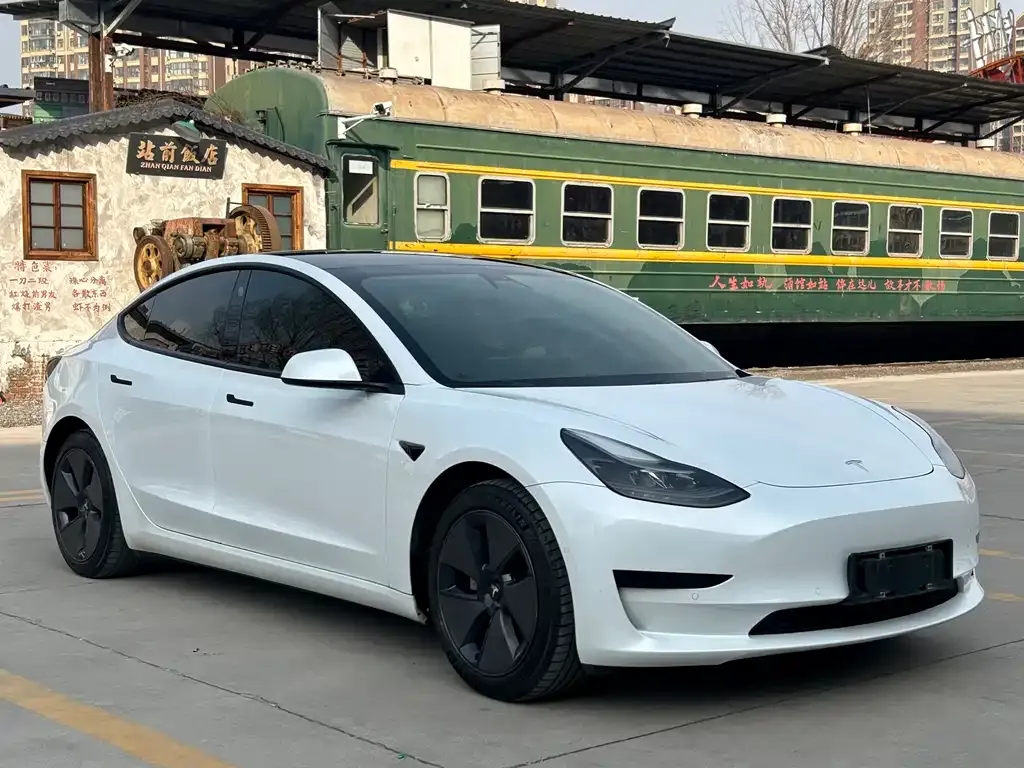 Tesla Model 3 — фото 5