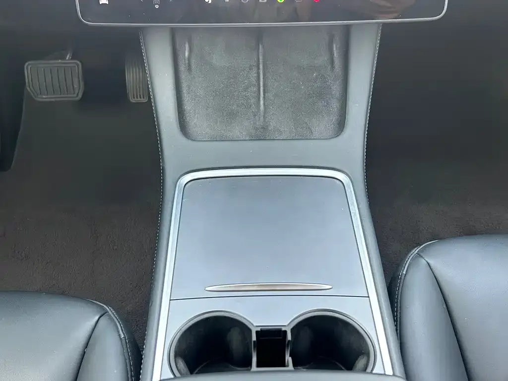 Tesla Model 3 — фото 4
