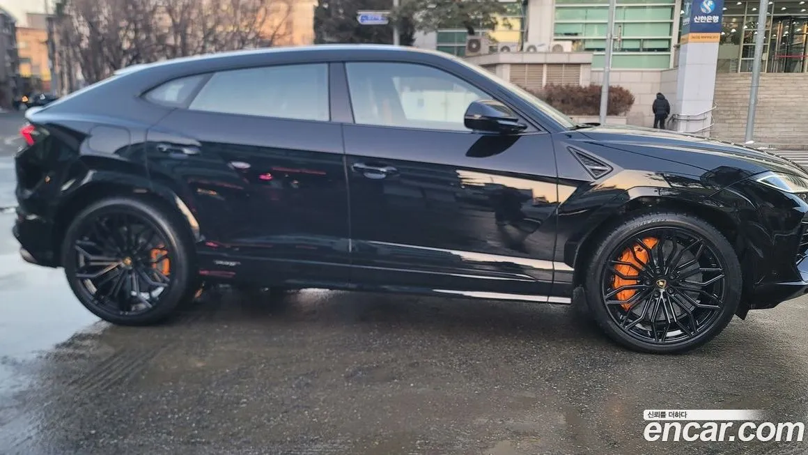 Lamborghini Urus — фото 7