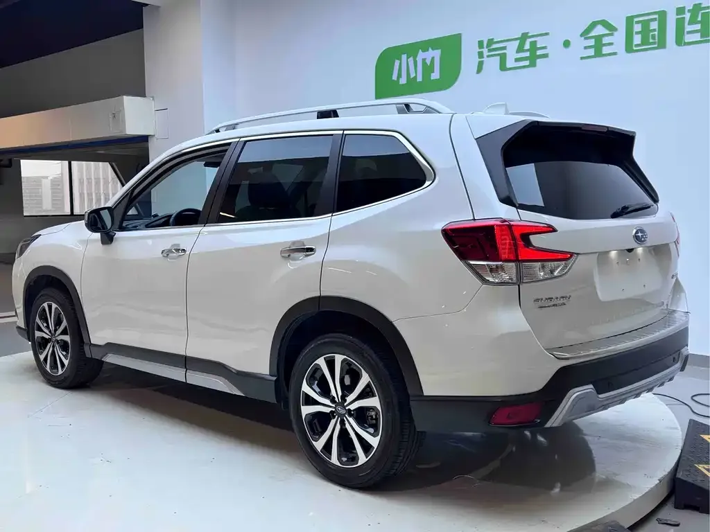 Subaru Forester — фото 9