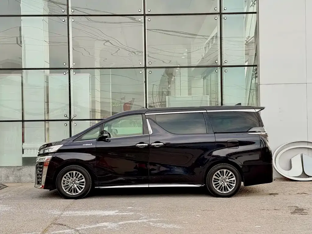 Toyota Vellfire — фото 4
