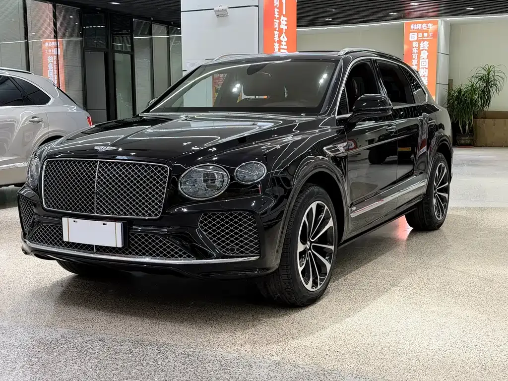 Bentley Bentayga — фото 1
