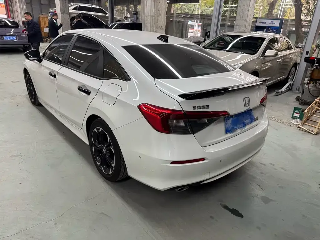 Honda Civic — фото 8