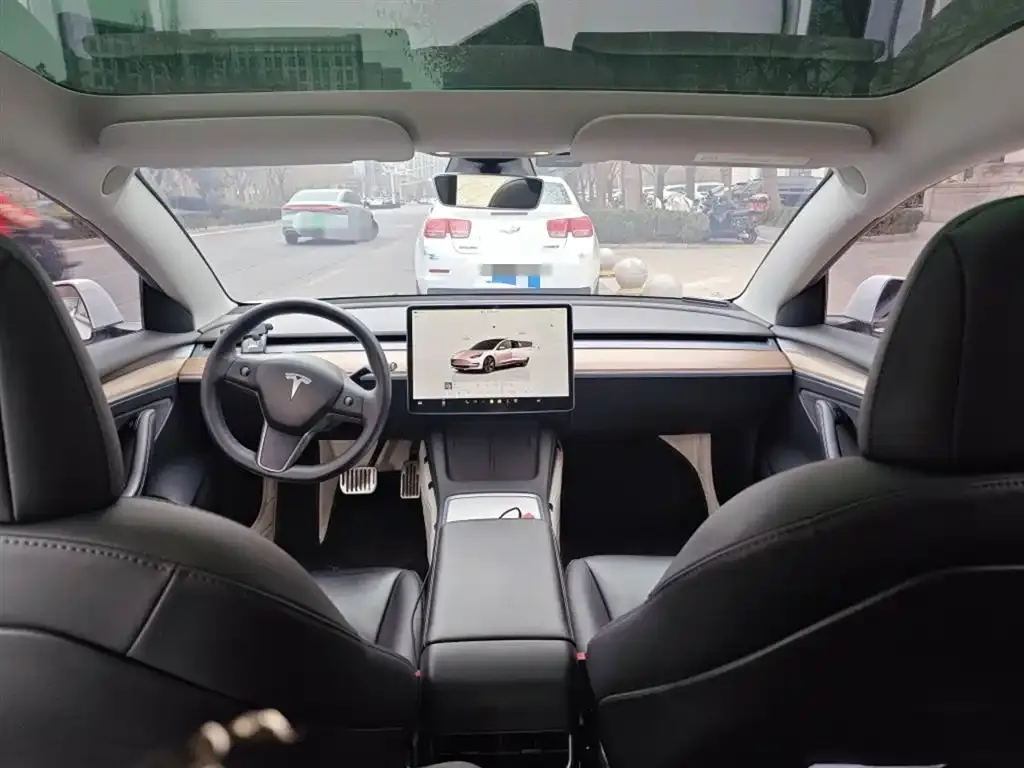 Tesla Model 3 — фото 3