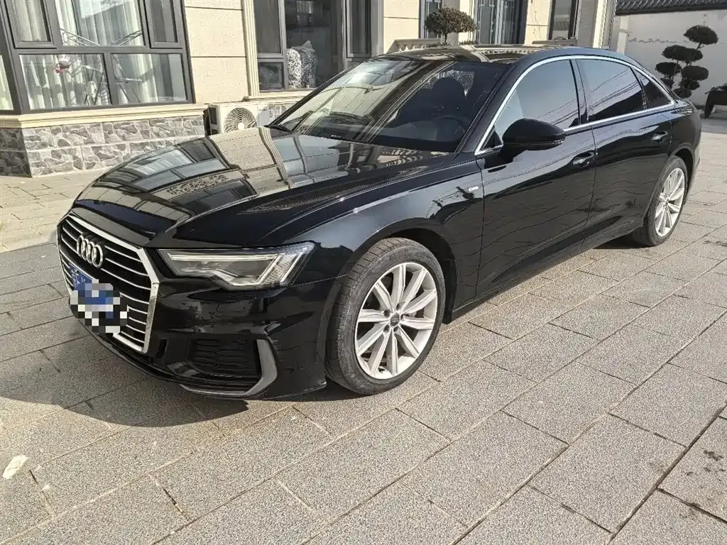 Audi A6L — фото 1
