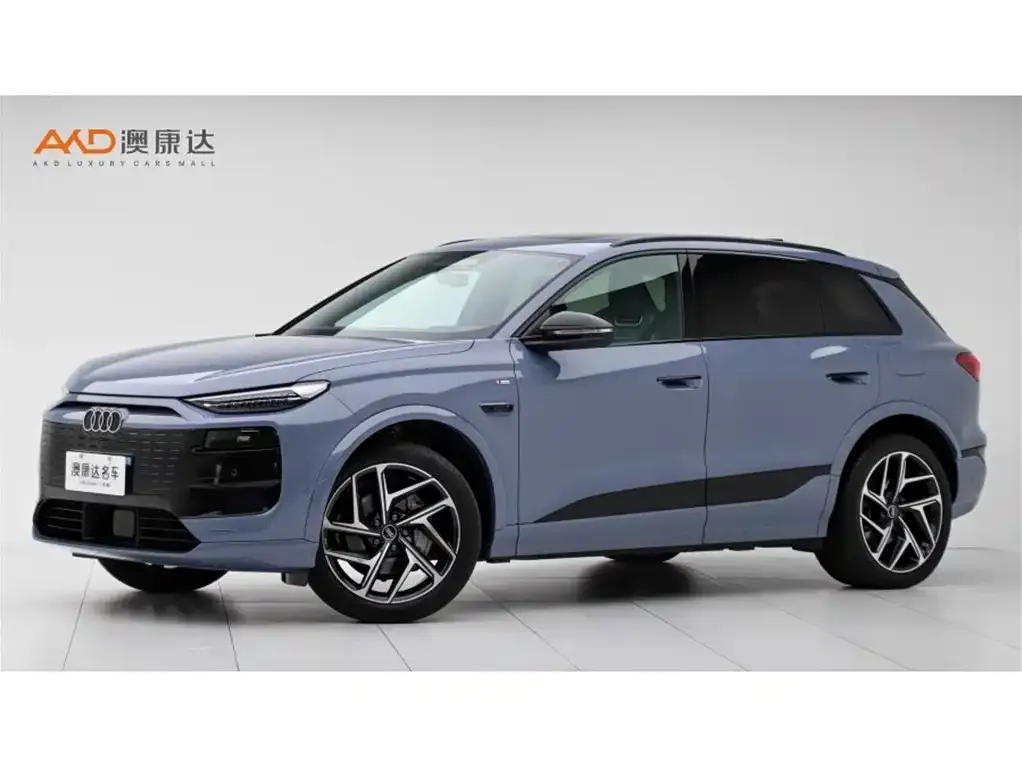 Audi Q6L e-tron — фото 1