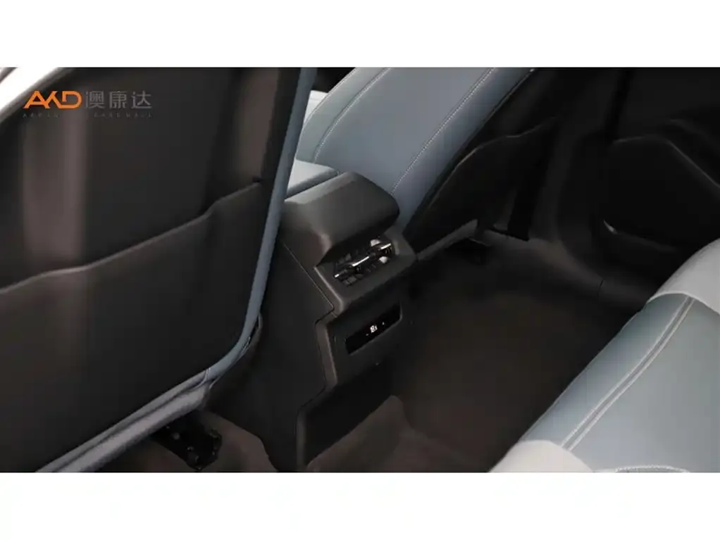 Audi Q6L e-tron — фото 10