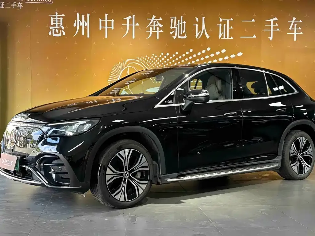 Mercedes-Benz EQE SUV — фото 1