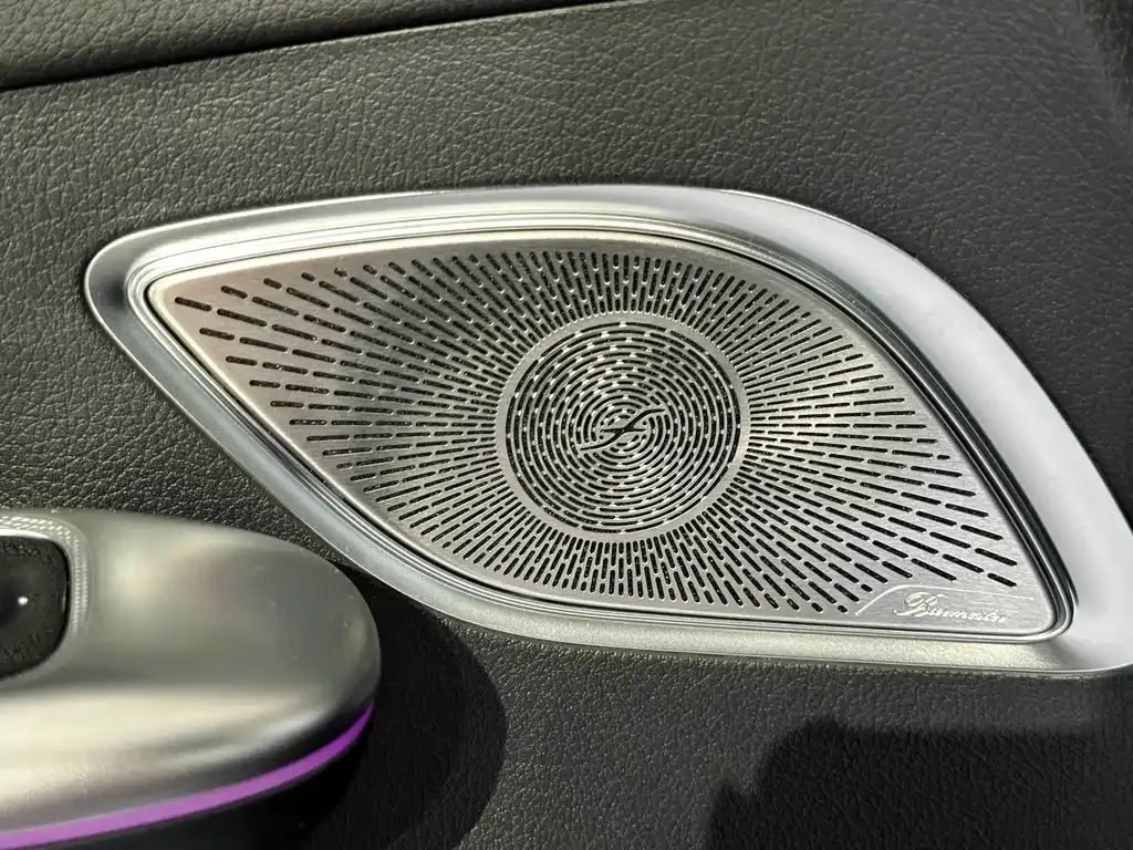 Mercedes-Benz EQE SUV — фото 10