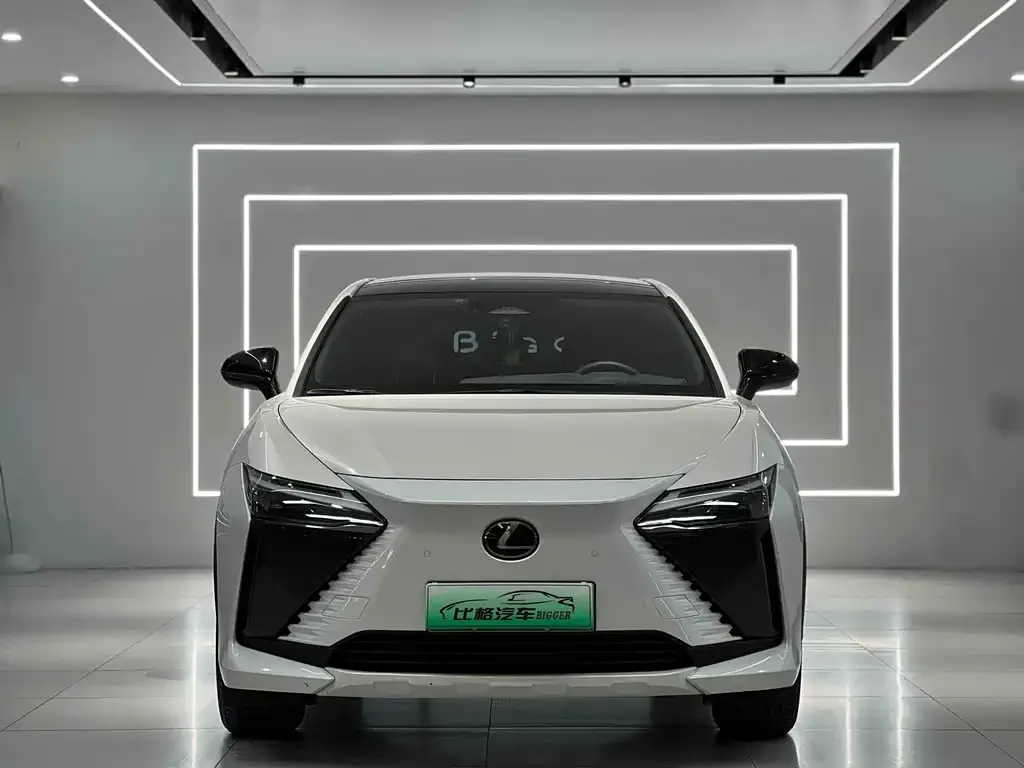Lexus RZ — фото 2