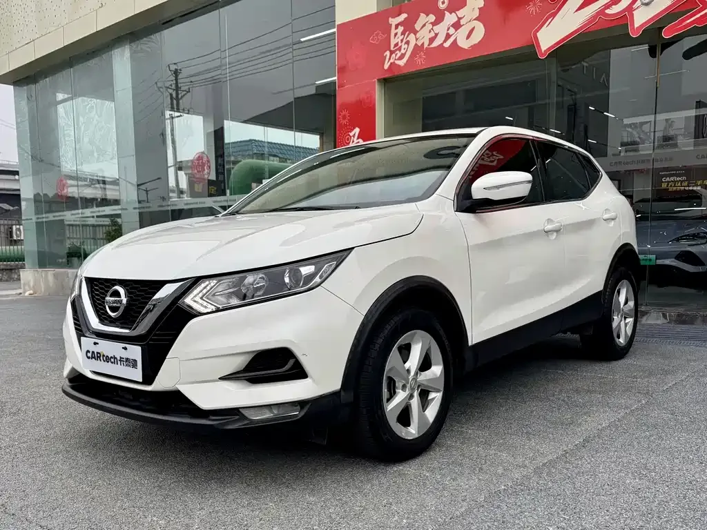Nissan Qashqai — фото 1