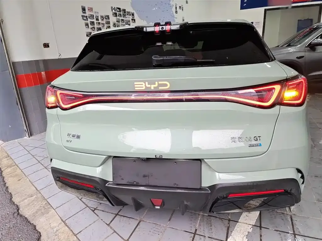 BYD Seal 06GT — фото 9