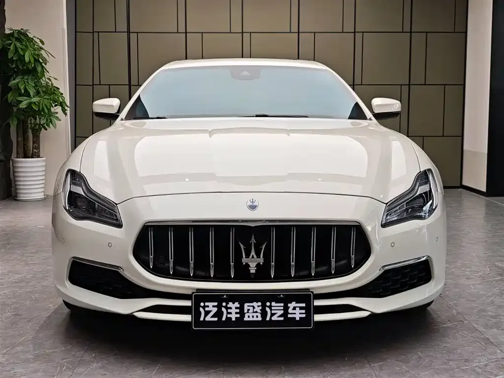 Maserati Quattroporte — фото 7