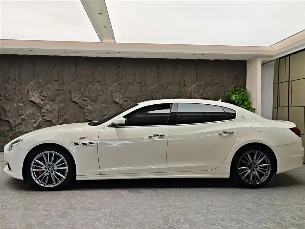 Maserati Quattroporte — фото 3
