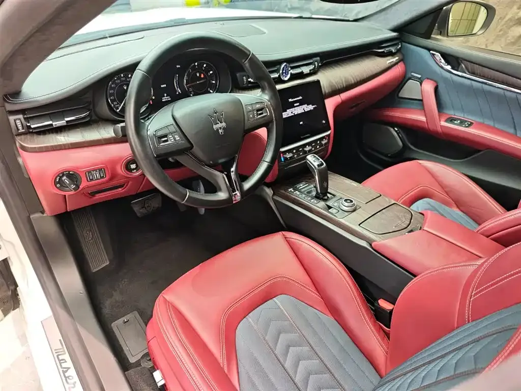 Maserati Quattroporte — фото 8