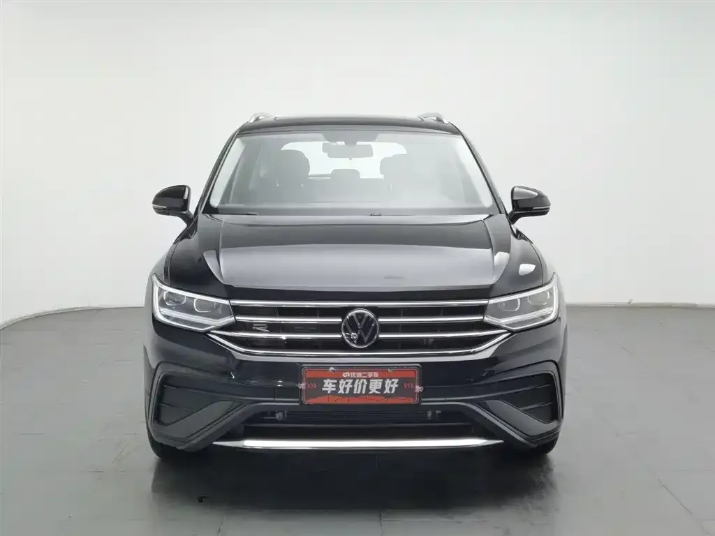 Volkswagen Tiguan L — фото 6