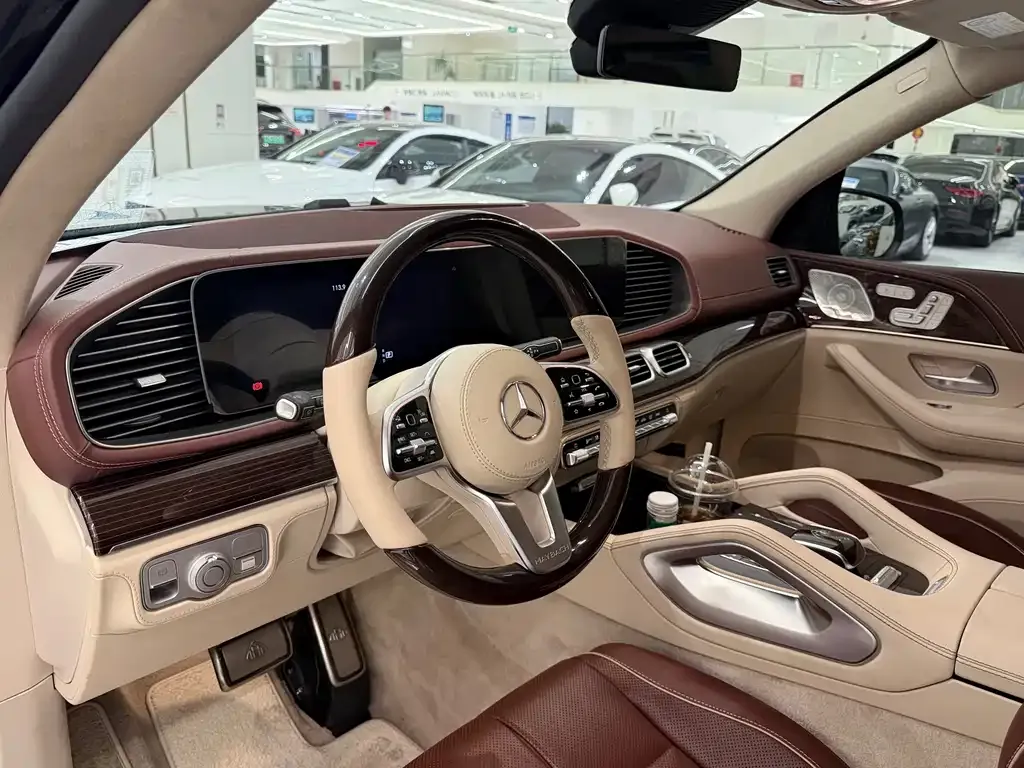 Mercedes-Benz GLS — фото 7
