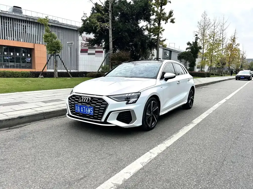 Audi A3 — фото 1