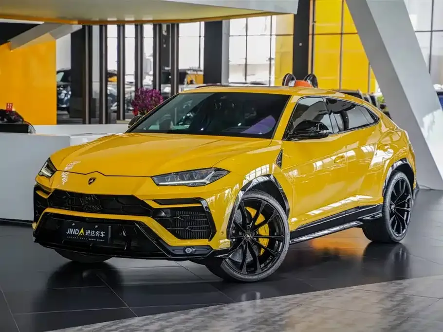 Lamborghini Urus — фото 1